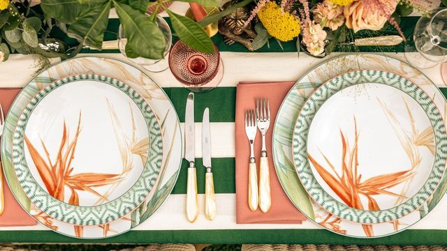Fiji Crockery and Mother of Pearl Cutlery
