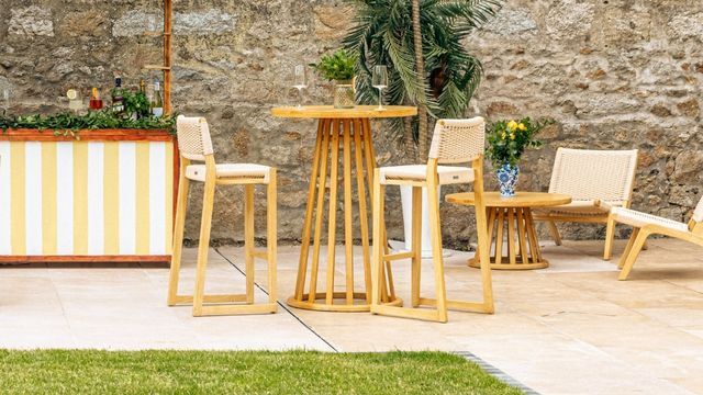 Woodley Cocktail Table